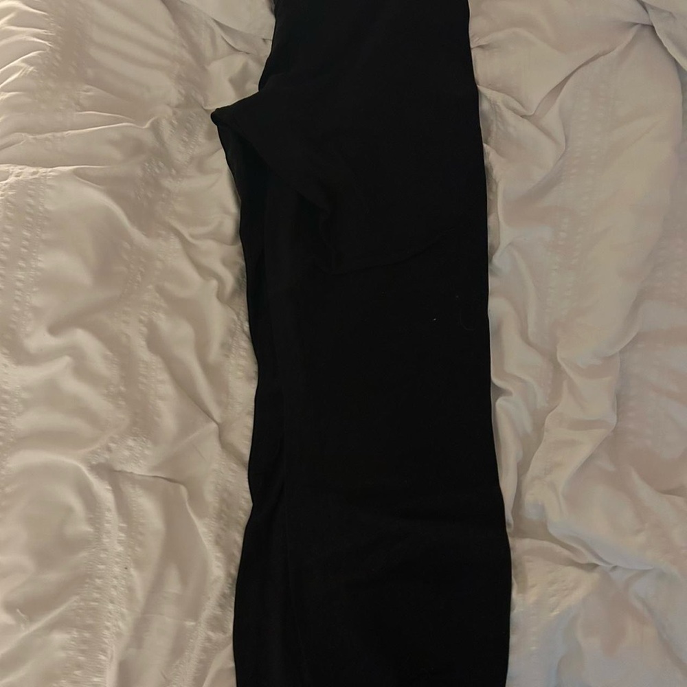 black lululemon joggers